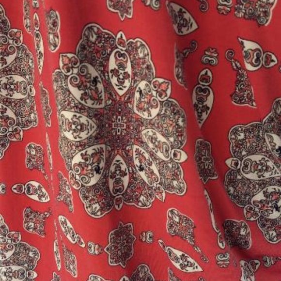 LONF SLEEVE V NICK CRISSCROSS AND GATHER TOP - Picture 3 of 4